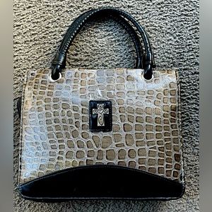 Christian Arts Reptile Print w/Cross bag. Unzips to lay flat!! 10.5”x9”x2.5”.
